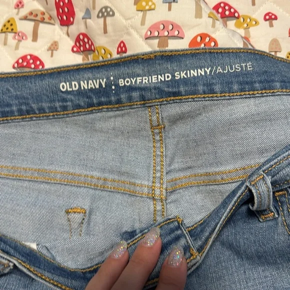 Old Navy Women's Distressed Blue Jean Shorts size 14 peddle pushers - Picture 2 of 5